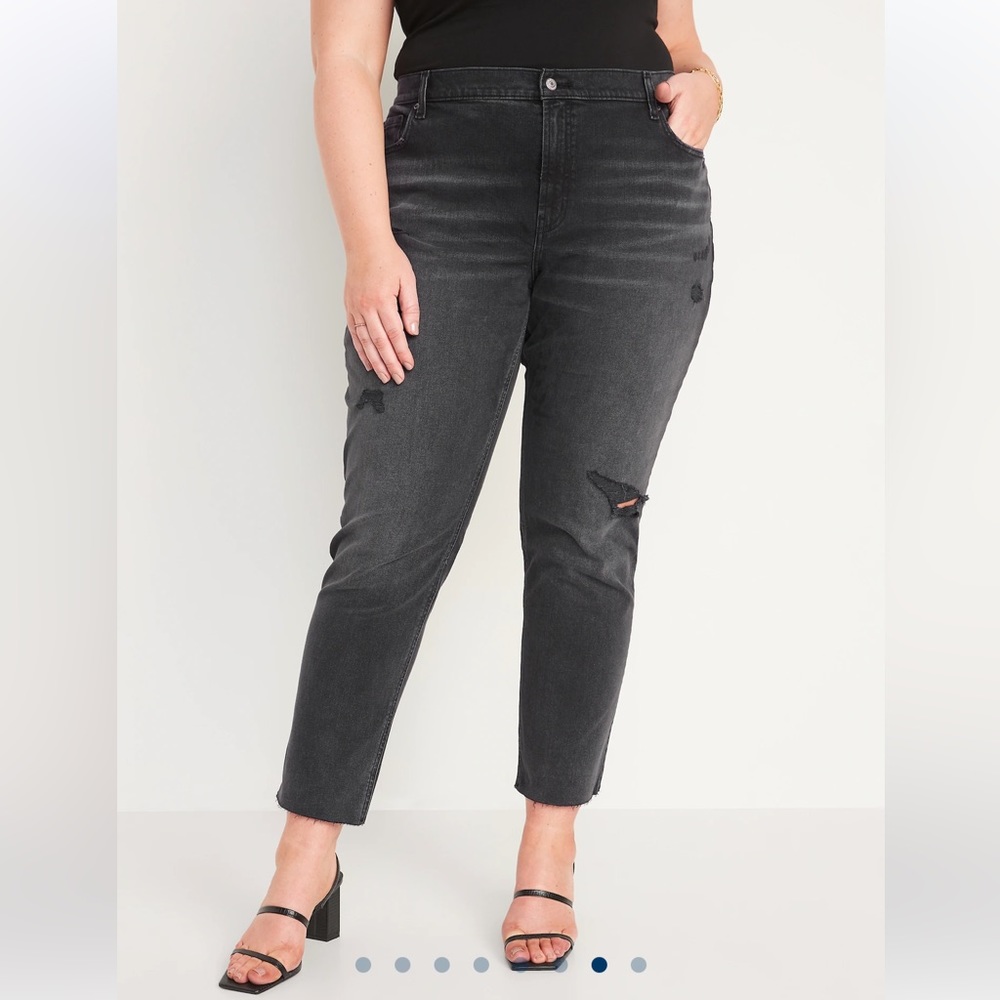 NWT Old Navy Low-Rise Boyfriend Straight Ripped Black Jeans